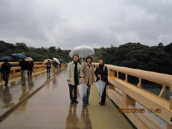 宇治橋にて